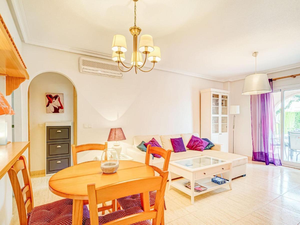 Belvilla By Oyo Lovely Bungalow With Swimming Pool オリウエラ エクステリア 写真