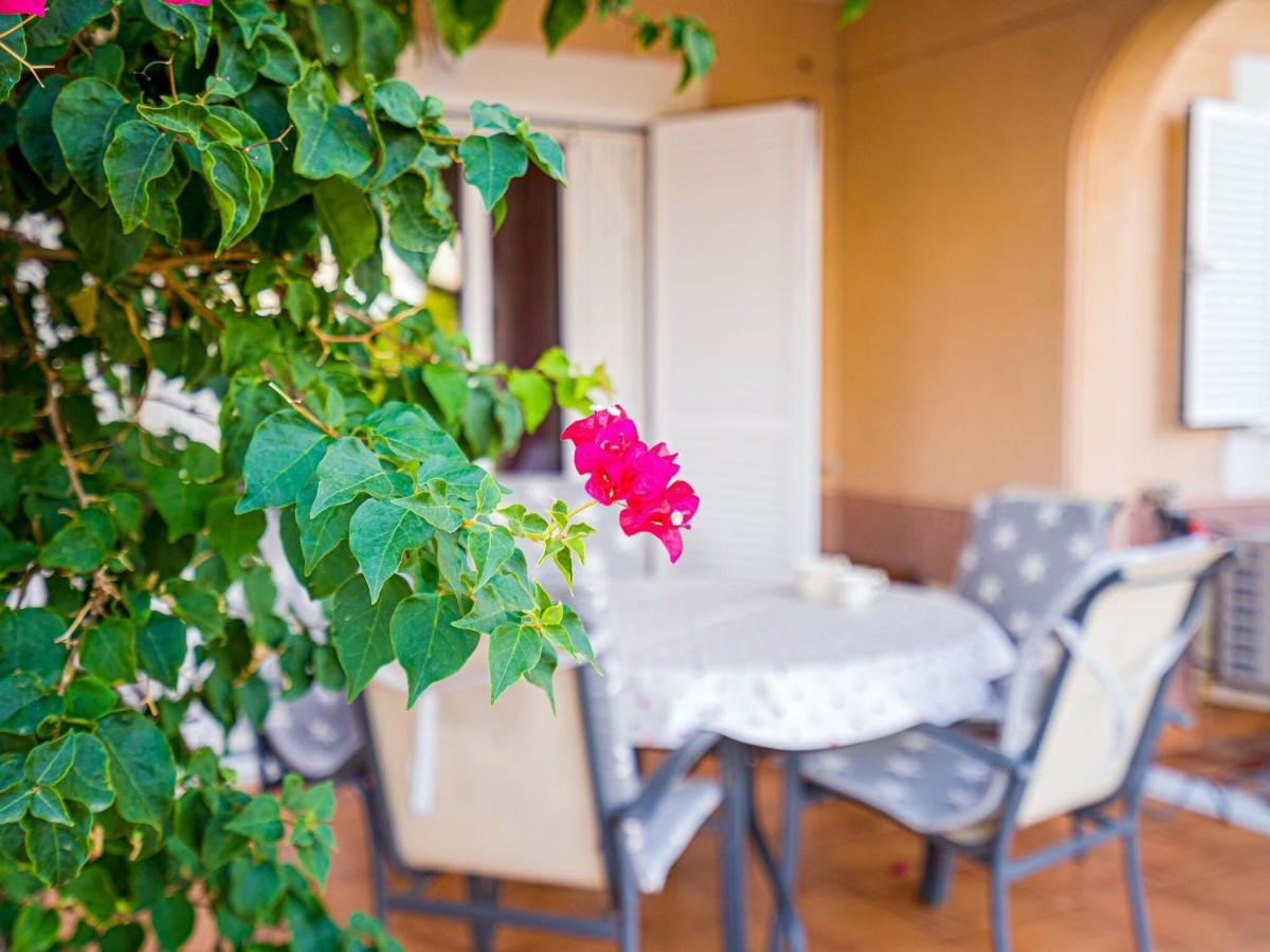 Belvilla By Oyo Lovely Bungalow With Swimming Pool オリウエラ エクステリア 写真