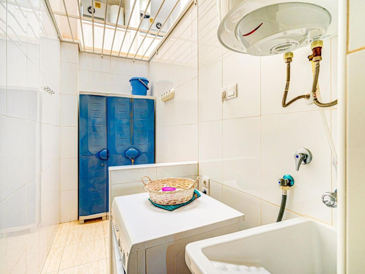 Belvilla By Oyo Lovely Bungalow With Swimming Pool オリウエラ エクステリア 写真